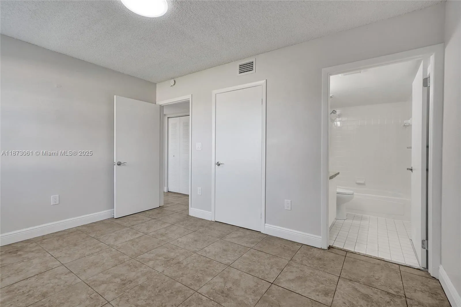 11505 Nw 22nd Ave 102, Miami, Florida 33167, Miami, Florida 33167, 3 Bedrooms Bedrooms, ,2 BathroomsBathrooms,Residential Lease,For Rent,11505 Nw 22nd Ave 102, Miami, Florida 33167,A11873061