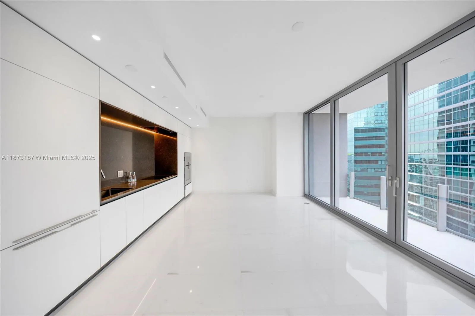 300 Biscayne Boulevard Way 4108w, Miami, Florida 3, Miami, Florida 33131, 1 Bedroom Bedrooms, ,1 BathroomBathrooms,Residential Lease,For Rent,300 Biscayne Boulevard Way 4108w, Miami, Florida 3,A11873167