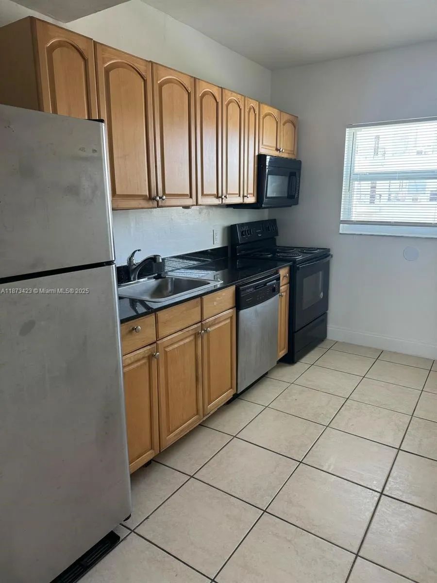 7207 Bay Dr 6, Miami Beach, Florida 33141, Miami Beach, Florida 33141, 1 Bedroom Bedrooms, ,1 BathroomBathrooms,Residential Lease,For Rent,7207 Bay Dr 6, Miami Beach, Florida 33141,A11873423
