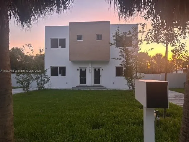 723 Nw 19th Ave B, Fort Lauderdale, Florida 33311, Fort Lauderdale, Florida 33311, 3 Bedrooms Bedrooms, ,2 BathroomsBathrooms,Residential Lease,For Rent,723 Nw 19th Ave B, Fort Lauderdale, Florida 33311,A11873458