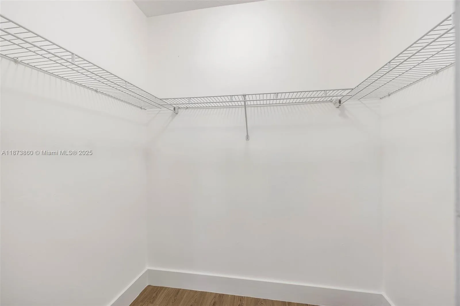 Walking Closet