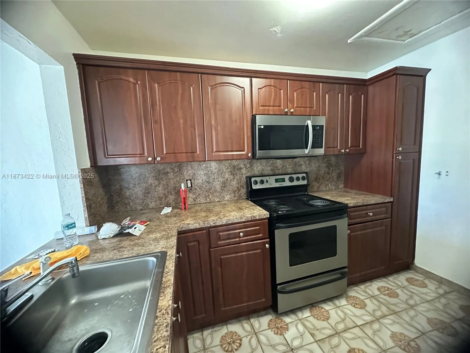 6675 W 26th Ct 23-9, Hialeah, Florida 33016, Hialeah, Florida 33016, 2 Bedrooms Bedrooms, ,2 BathroomsBathrooms,Residential Lease,For Rent,6675 W 26th Ct 23-9, Hialeah, Florida 33016,A11873422