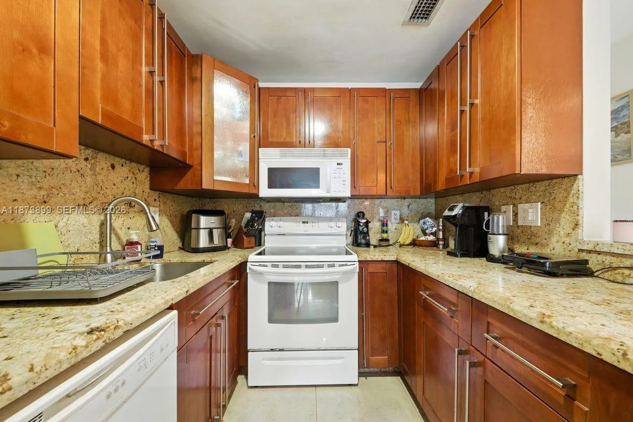 7375 Sw 34th Street, Miami, Florida 33155, Miami, Florida 33155, 3 Bedrooms Bedrooms, ,3 BathroomsBathrooms,Residential,For Sale,7375 Sw 34th Street, Miami, Florida 33155,A11873899