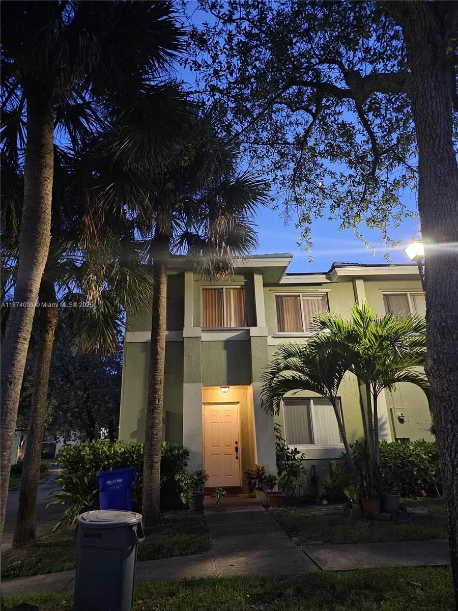 126 Hidden Ct Rd 27-d, Hollywood, Florida 33023, Hollywood, Florida 33023, 3 Bedrooms Bedrooms, ,2 BathroomsBathrooms,Residential,For Sale,126 Hidden Ct Rd 27-d, Hollywood, Florida 33023,A11874000