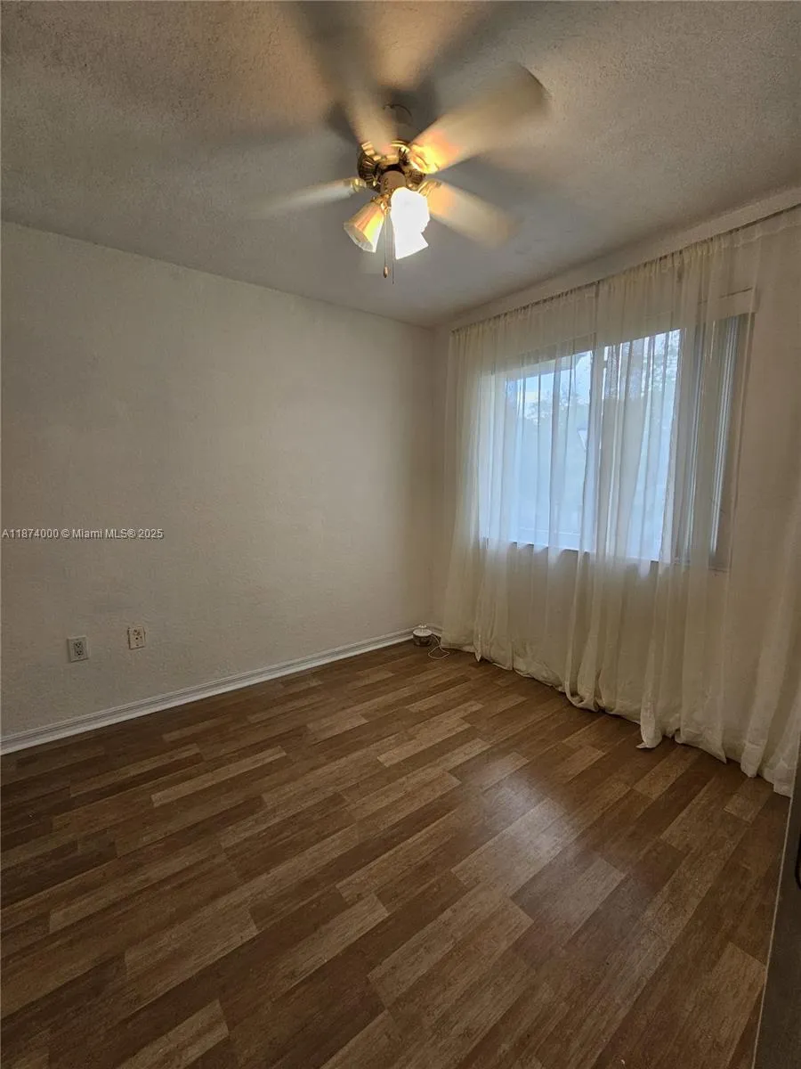 126 Hidden Ct Rd 27-d, Hollywood, Florida 33023, Hollywood, Florida 33023, 3 Bedrooms Bedrooms, ,2 BathroomsBathrooms,Residential,For Sale,126 Hidden Ct Rd 27-d, Hollywood, Florida 33023,A11874000