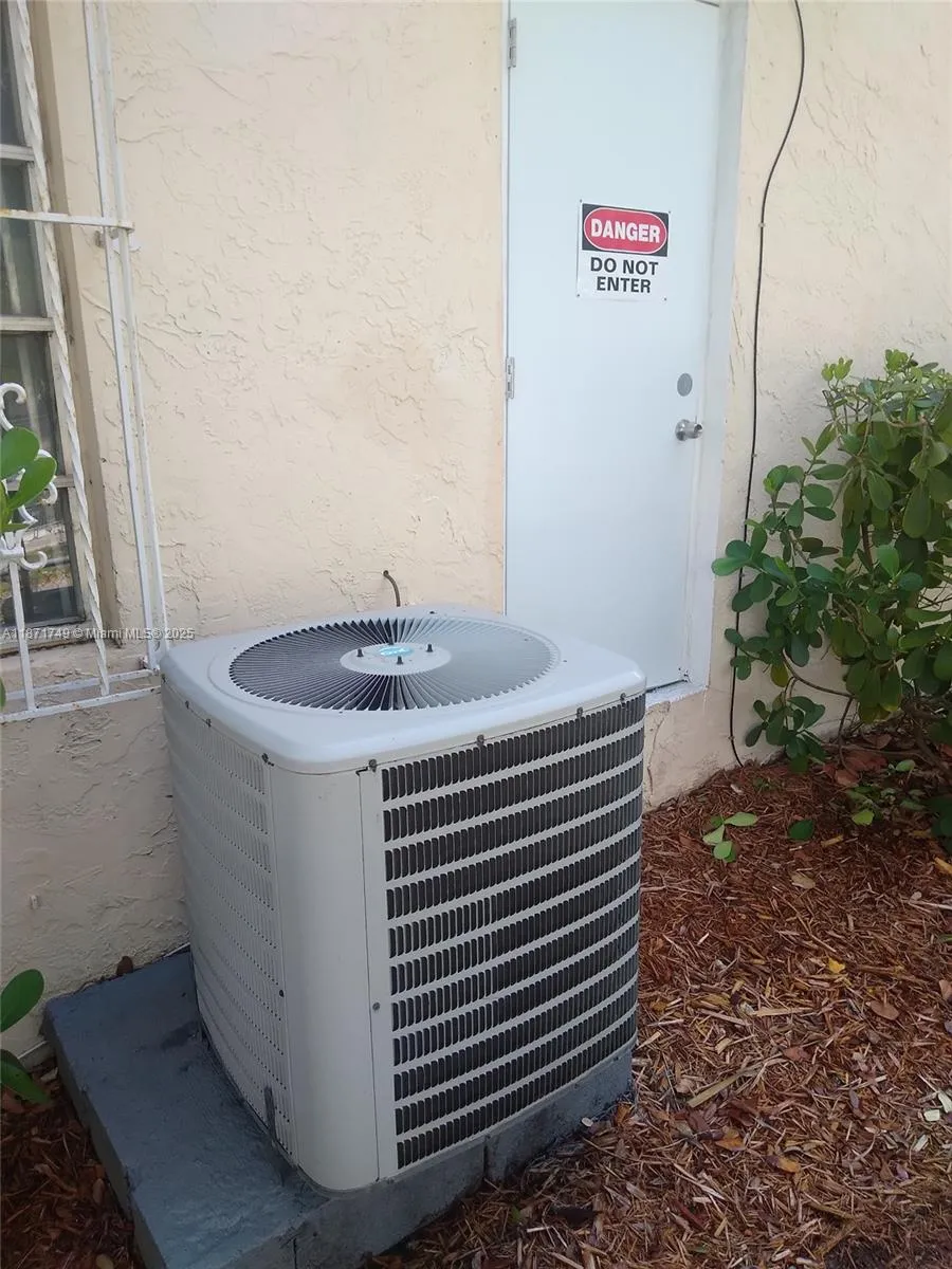 1353 Nw 5 St, Miami, Florida 33125, Miami, Florida 33125, ,Commercial Sale,For Sale,1353 Nw 5 St, Miami, Florida 33125,A11871749