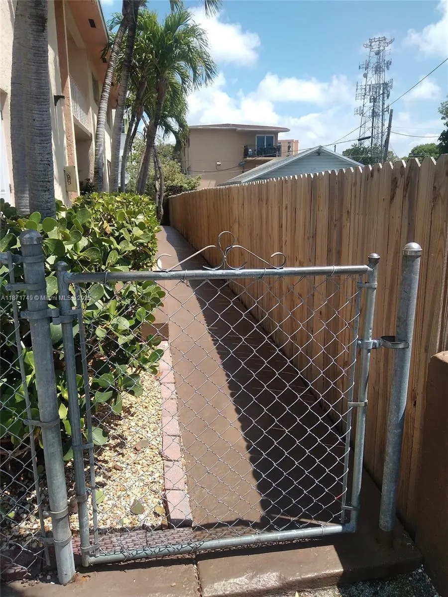 1353 Nw 5 St, Miami, Florida 33125, Miami, Florida 33125, ,Commercial Sale,For Sale,1353 Nw 5 St, Miami, Florida 33125,A11871749