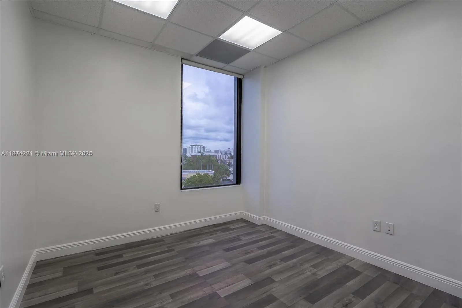 12550 Biscayne Blvd 505, North Miami, Florida 3318, North Miami, Florida 33181, ,Commercial Sale,For Sale,12550 Biscayne Blvd 505, North Miami, Florida 3318,A11874221