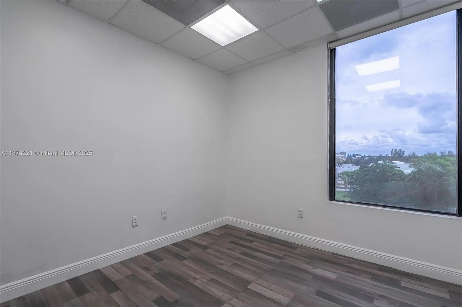 12550 Biscayne Blvd 505, North Miami, Florida 3318, North Miami, Florida 33181, ,Commercial Sale,For Sale,12550 Biscayne Blvd 505, North Miami, Florida 3318,A11874221
