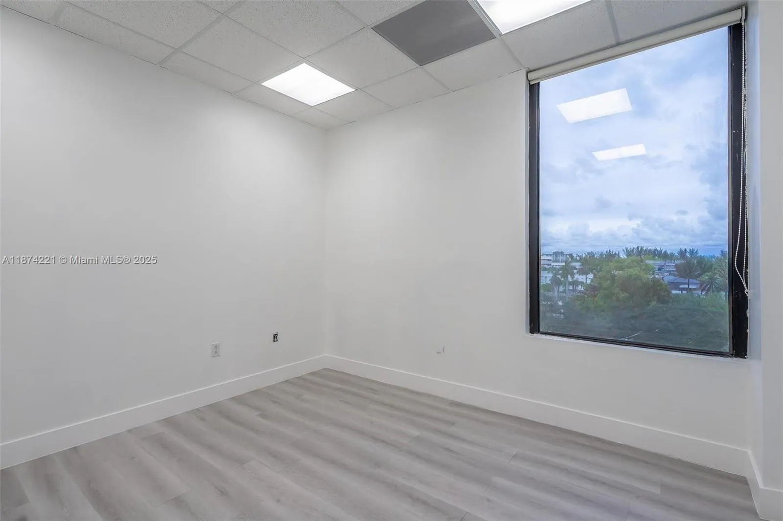 12550 Biscayne Blvd 505, North Miami, Florida 3318, North Miami, Florida 33181, ,Commercial Sale,For Sale,12550 Biscayne Blvd 505, North Miami, Florida 3318,A11874221