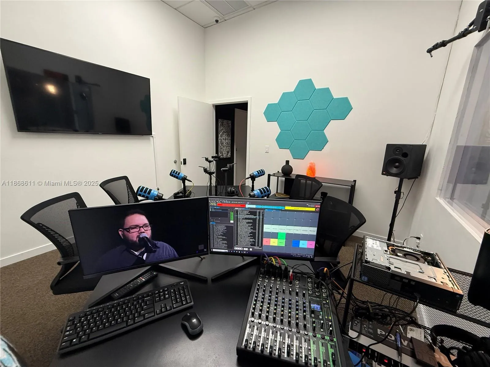 7445 W 4th Ave #102, Hialeah, Florida 33014, Hialeah, Florida 33014, ,Business Opportunity,For Sale,7445 W 4th Ave #102, Hialeah, Florida 33014,A11868611