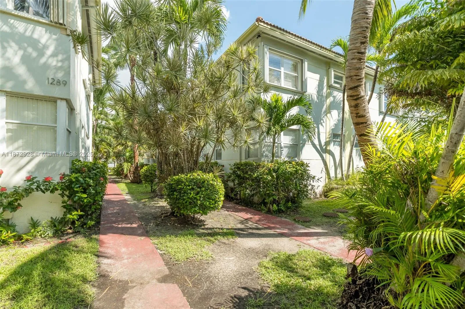 1275 Marseille Dr 35, Miami Beach, Florida 33141, Miami Beach, Florida 33141, 3 Bedrooms Bedrooms, ,2 BathroomsBathrooms,Residential,For Sale,1275 Marseille Dr 35, Miami Beach, Florida 33141,A11872928