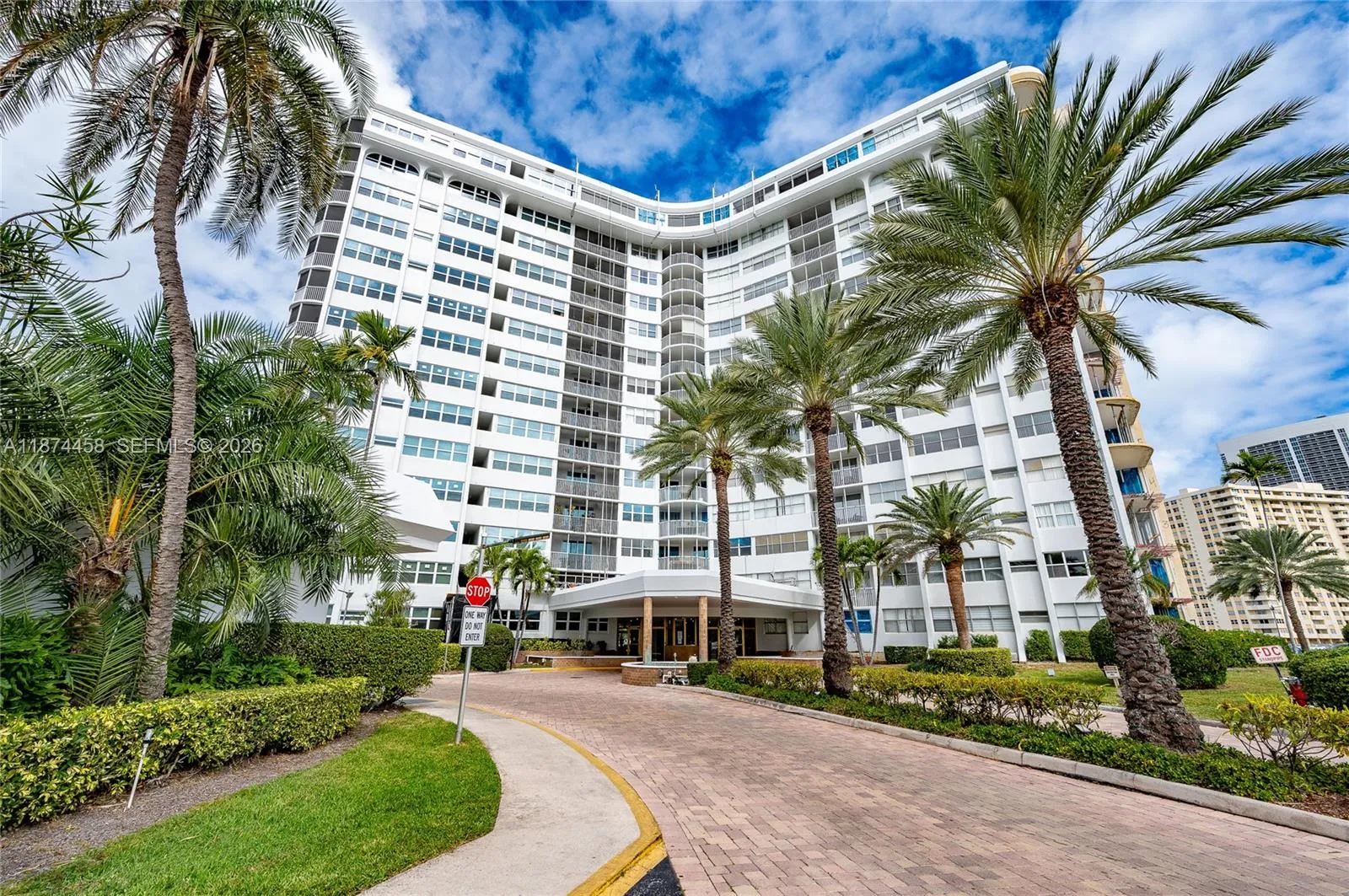 100 Golden Isles Dr 104, Hallandale Beach, Florida, Hallandale Beach, Florida 33009, 1 Bedroom Bedrooms, ,1 BathroomBathrooms,Residential Lease,For Rent,100 Golden Isles Dr 104, Hallandale Beach, Florida,A11874458