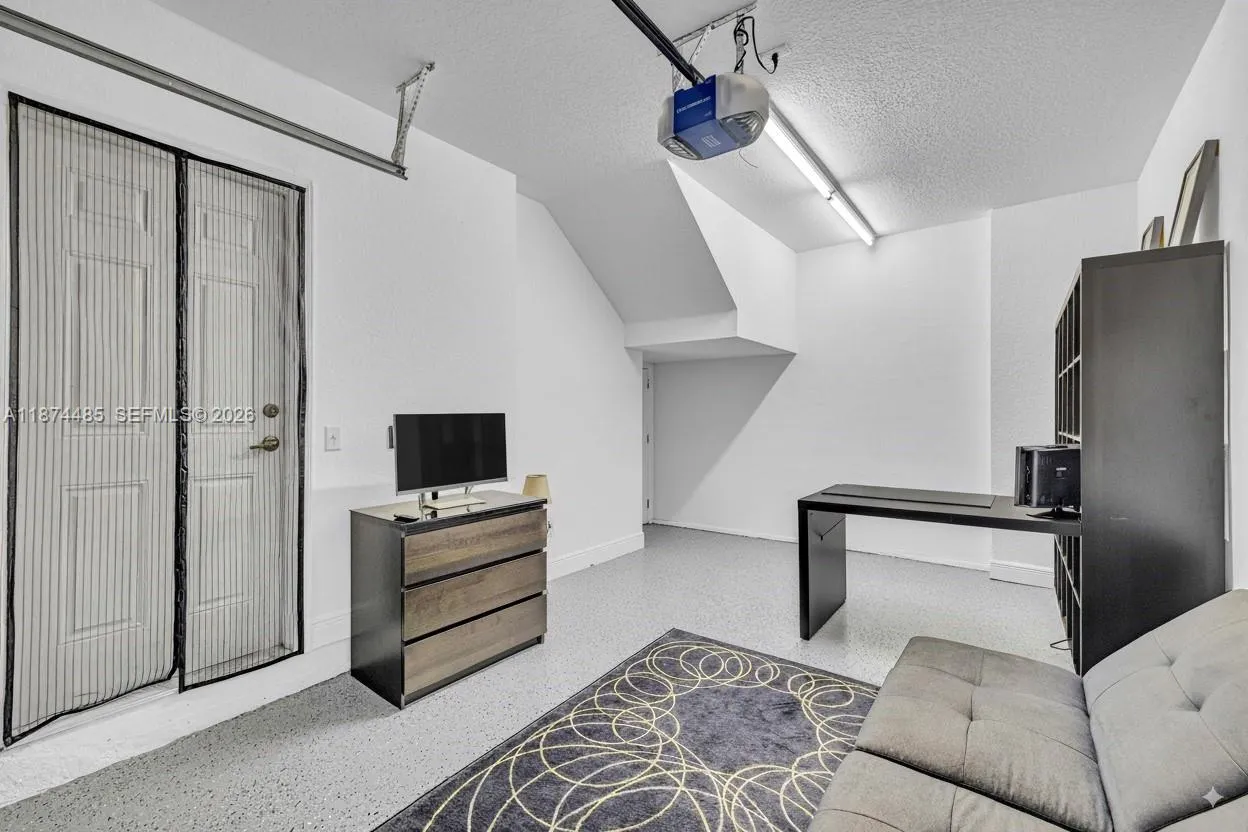 7400 Palomino Dr 522-5, Davie, Florida 33024, Davie, Florida 33024, 2 Bedrooms Bedrooms, ,2 BathroomsBathrooms,Residential,For Sale,7400 Palomino Dr 522-5, Davie, Florida 33024,A11874485