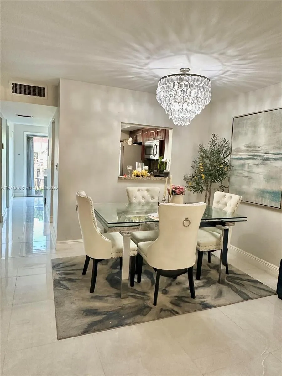 2831 Pierce St 205, Hollywood, Florida 33020, Hollywood, Florida 33020, 2 Bedrooms Bedrooms, ,1 BathroomBathrooms,Residential,For Sale,2831 Pierce St 205, Hollywood, Florida 33020,A11874678