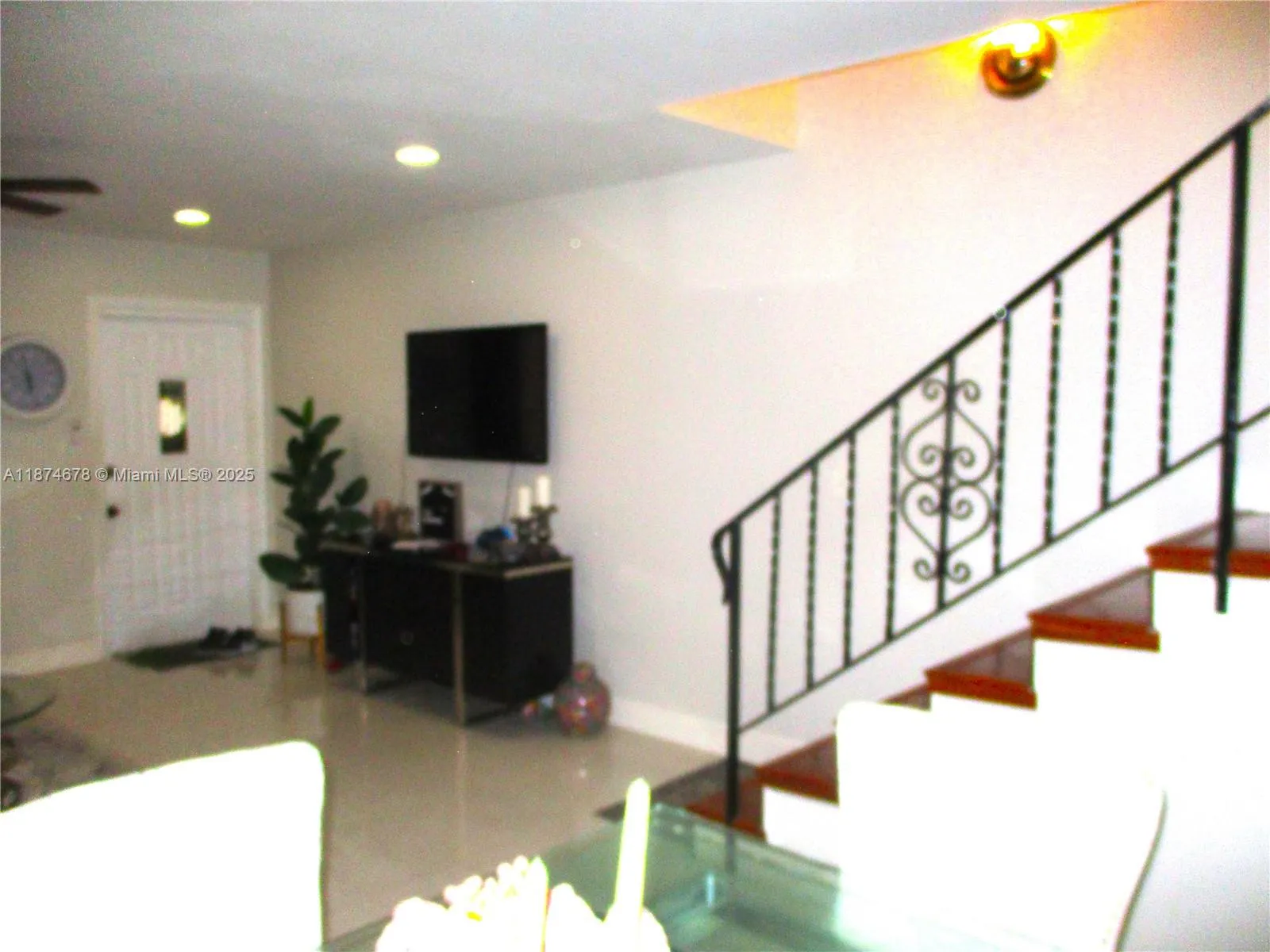 2831 Pierce St 205, Hollywood, Florida 33020, Hollywood, Florida 33020, 2 Bedrooms Bedrooms, ,1 BathroomBathrooms,Residential,For Sale,2831 Pierce St 205, Hollywood, Florida 33020,A11874678