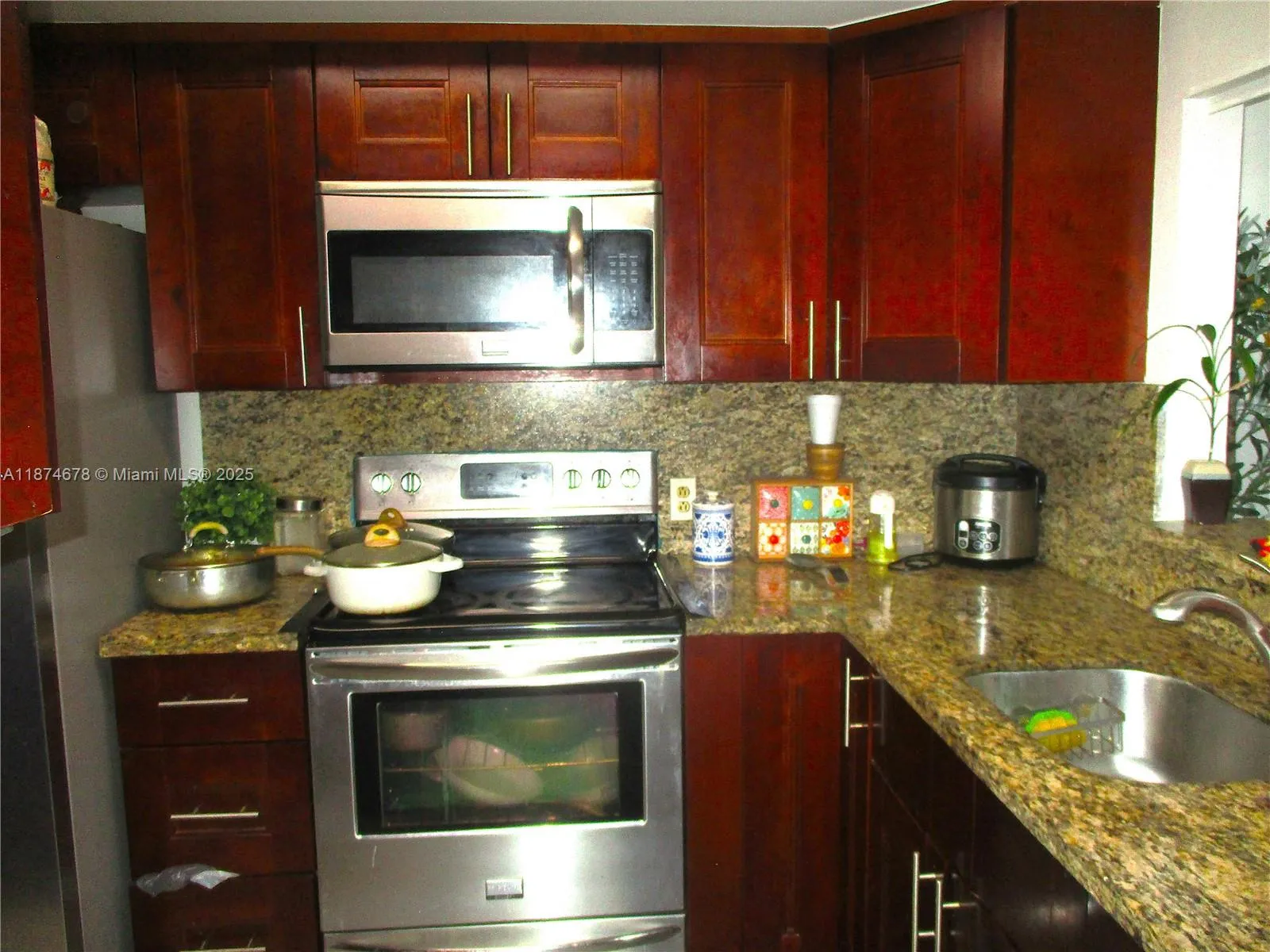 2831 Pierce St 205, Hollywood, Florida 33020, Hollywood, Florida 33020, 2 Bedrooms Bedrooms, ,1 BathroomBathrooms,Residential,For Sale,2831 Pierce St 205, Hollywood, Florida 33020,A11874678