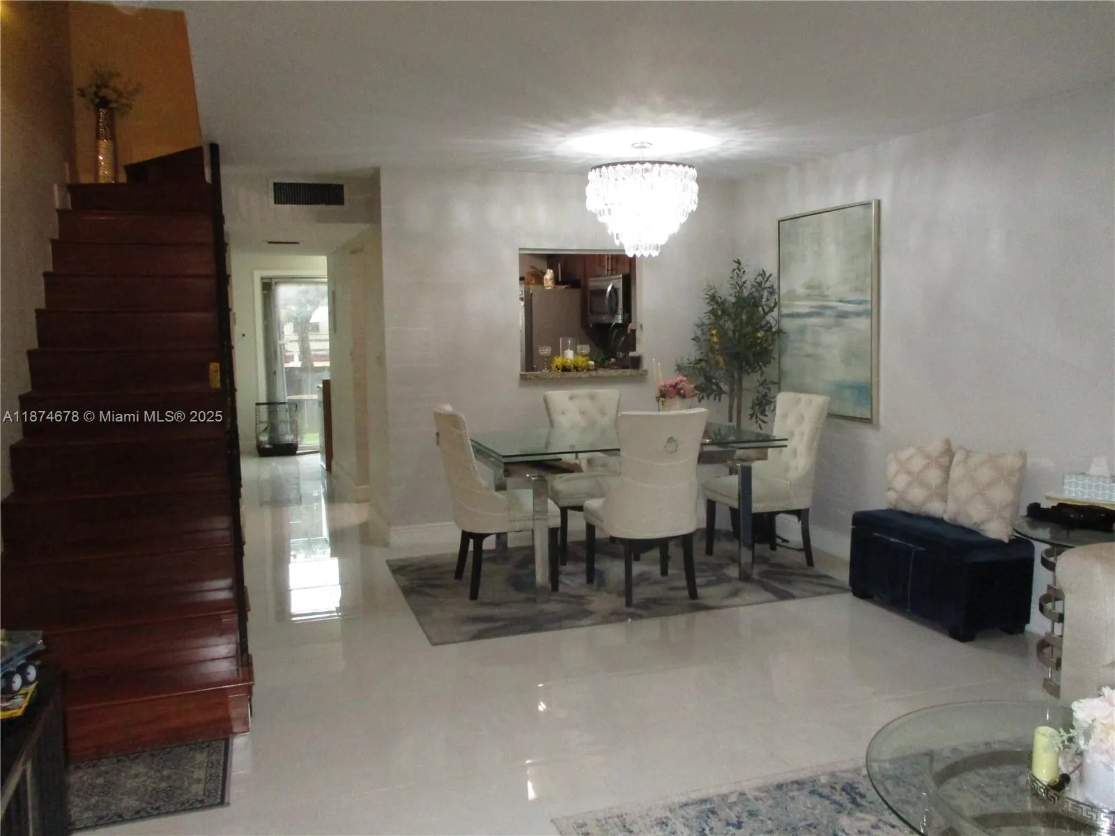 2831 Pierce St 205, Hollywood, Florida 33020, Hollywood, Florida 33020, 2 Bedrooms Bedrooms, ,1 BathroomBathrooms,Residential,For Sale,2831 Pierce St 205, Hollywood, Florida 33020,A11874678