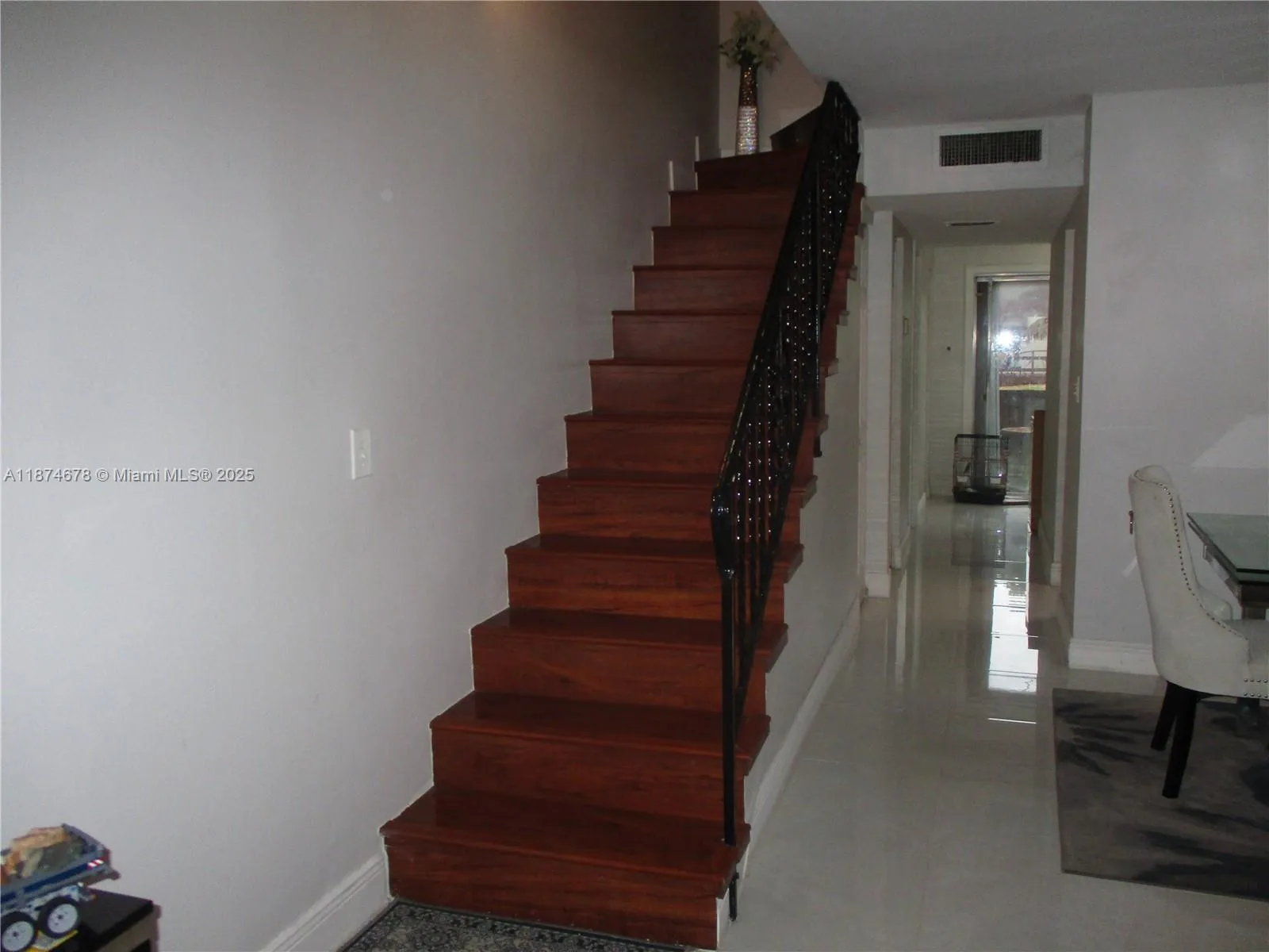 2831 Pierce St 205, Hollywood, Florida 33020, Hollywood, Florida 33020, 2 Bedrooms Bedrooms, ,1 BathroomBathrooms,Residential,For Sale,2831 Pierce St 205, Hollywood, Florida 33020,A11874678