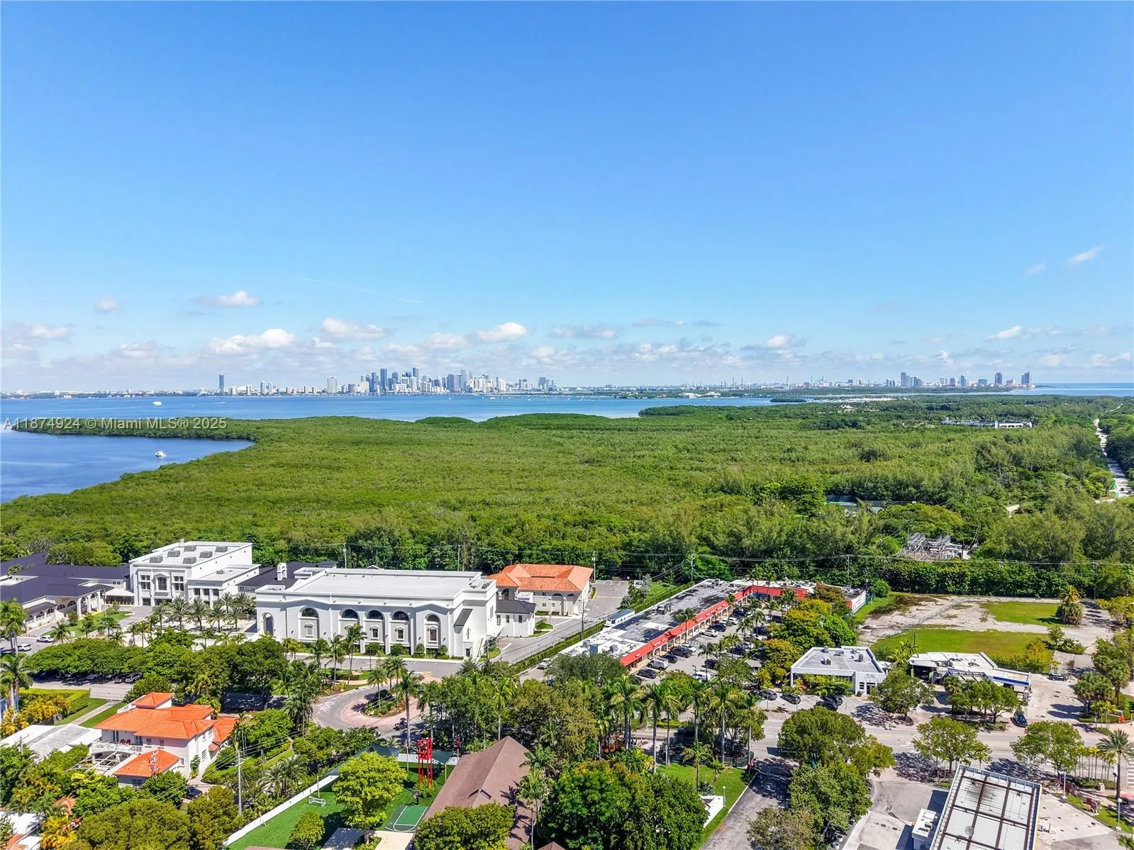 101 Crandon Blvd 381, Key Biscayne, Florida 33149, Key Biscayne, Florida 33149, 3 Bedrooms Bedrooms, ,2 BathroomsBathrooms,Residential Lease,For Rent,101 Crandon Blvd 381, Key Biscayne, Florida 33149,A11874924