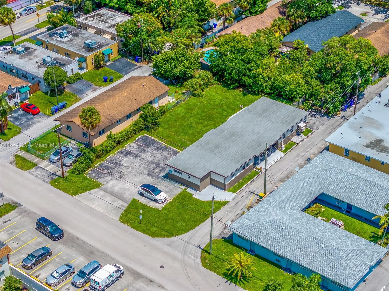 1807 N 17th Ave, Hollywood, Florida 33020, Hollywood, Florida 33020, ,Residential Income,For Sale,1807 N 17th Ave, Hollywood, Florida 33020,A11864120