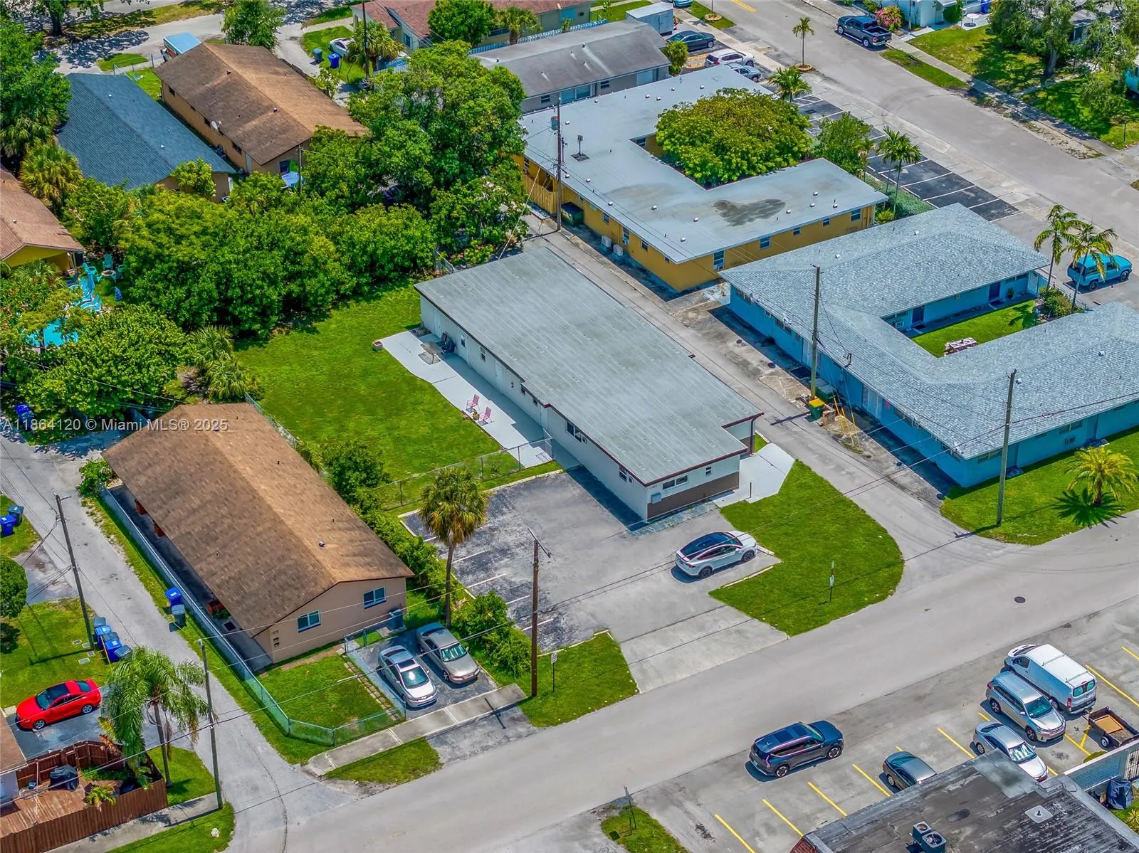 1807 N 17th Ave, Hollywood, Florida 33020, Hollywood, Florida 33020, ,Residential Income,For Sale,1807 N 17th Ave, Hollywood, Florida 33020,A11864120
