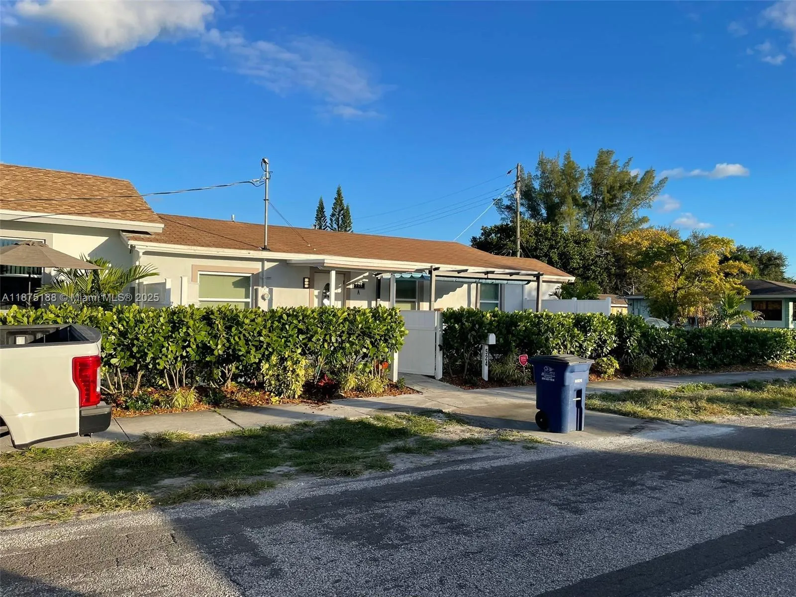 524 Nw 10th, Hallandale Beach, Florida 33009, Hallandale Beach, Florida 33009, ,Residential Income,For Sale,524 Nw 10th, Hallandale Beach, Florida 33009,A11875188