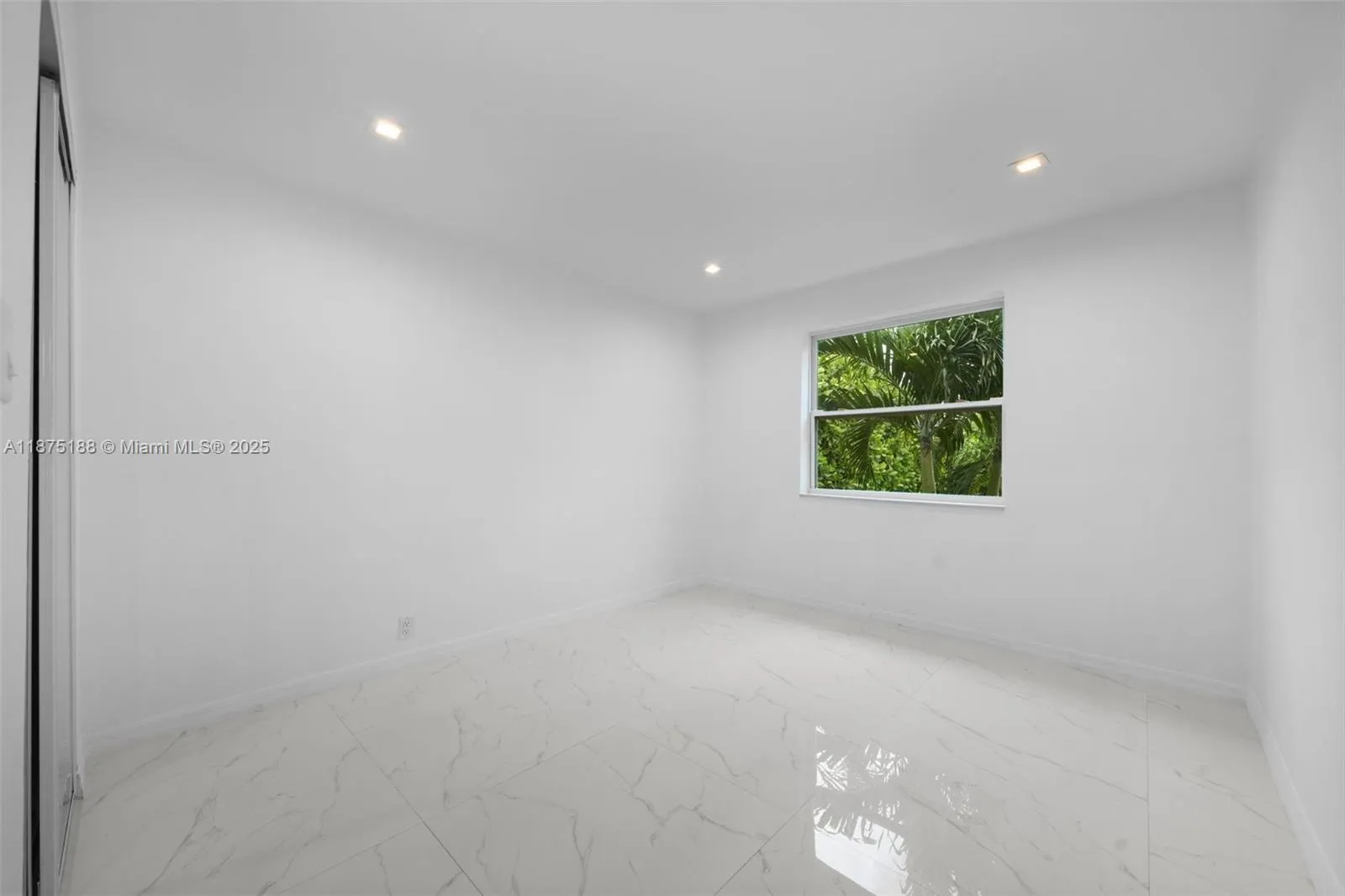 524 Nw 10th, Hallandale Beach, Florida 33009, Hallandale Beach, Florida 33009, ,Residential Income,For Sale,524 Nw 10th, Hallandale Beach, Florida 33009,A11875188