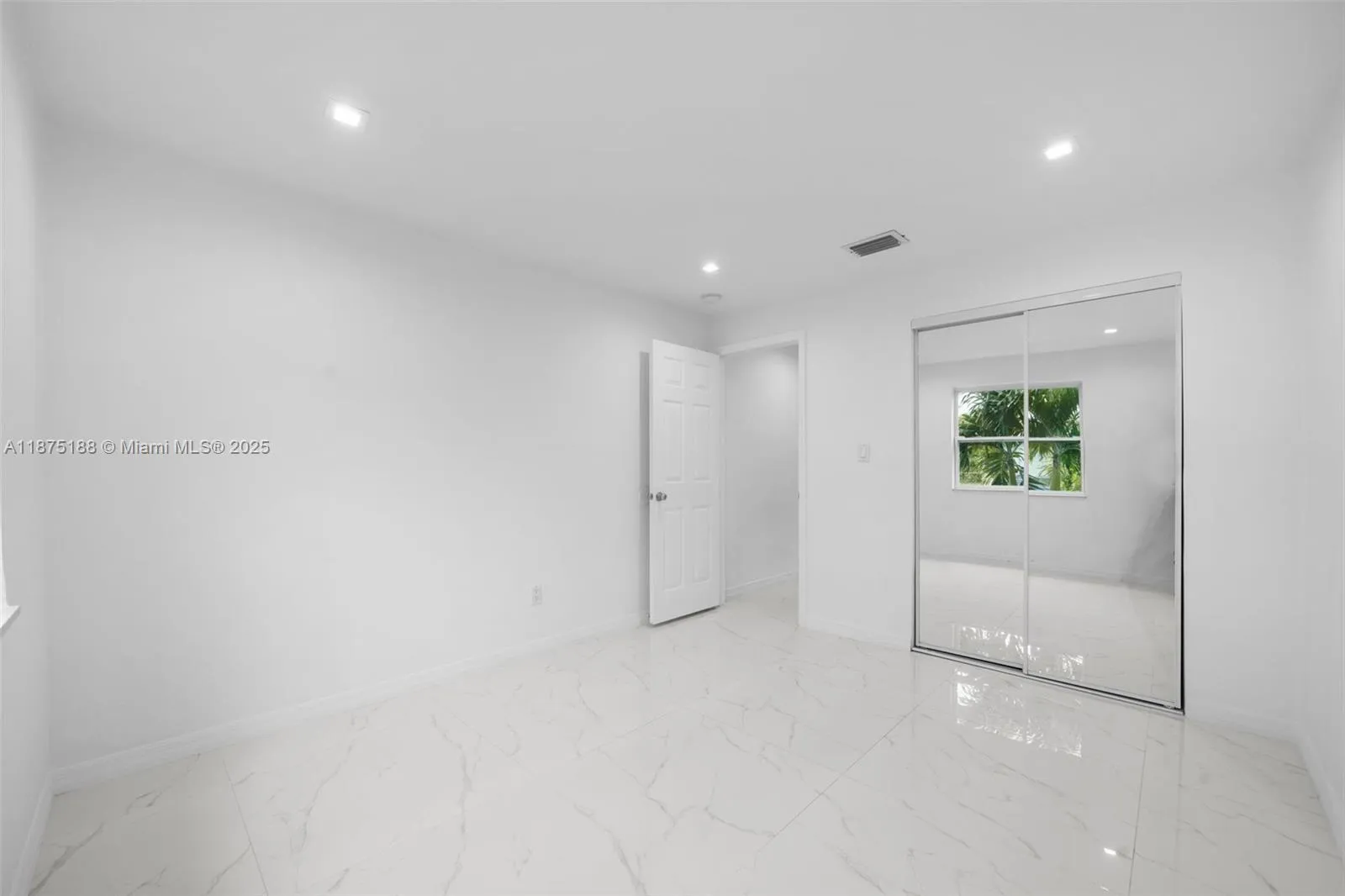 524 Nw 10th, Hallandale Beach, Florida 33009, Hallandale Beach, Florida 33009, ,Residential Income,For Sale,524 Nw 10th, Hallandale Beach, Florida 33009,A11875188