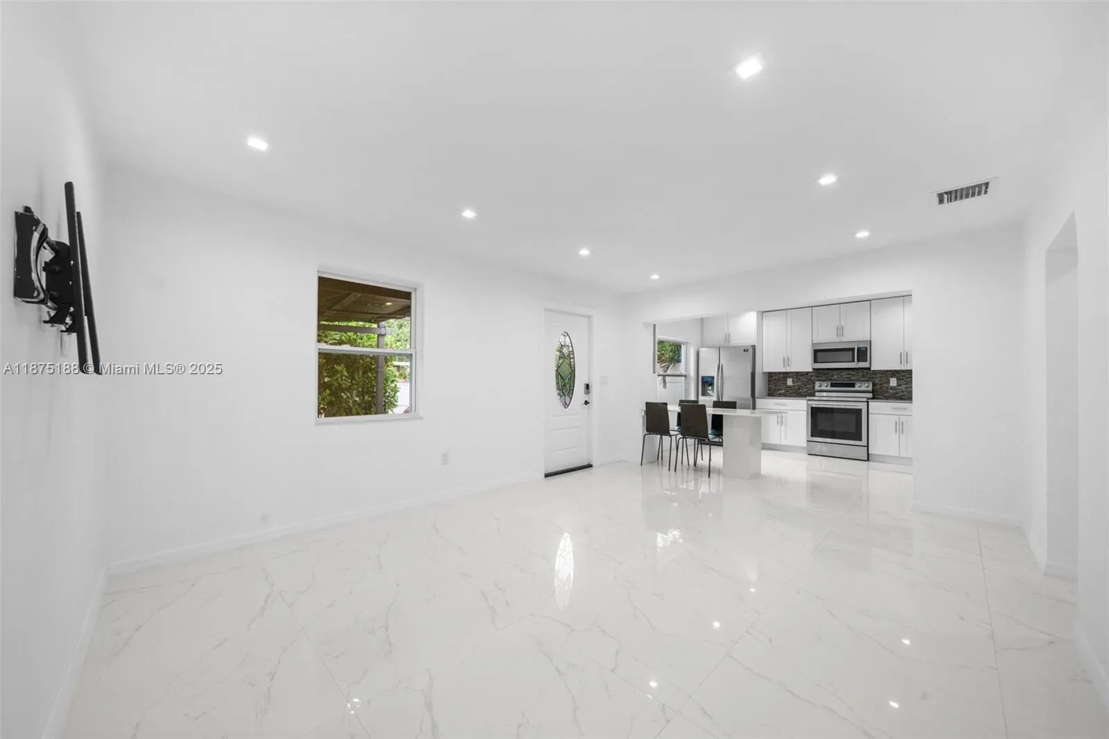 524 Nw 10th, Hallandale Beach, Florida 33009, Hallandale Beach, Florida 33009, ,Residential Income,For Sale,524 Nw 10th, Hallandale Beach, Florida 33009,A11875188