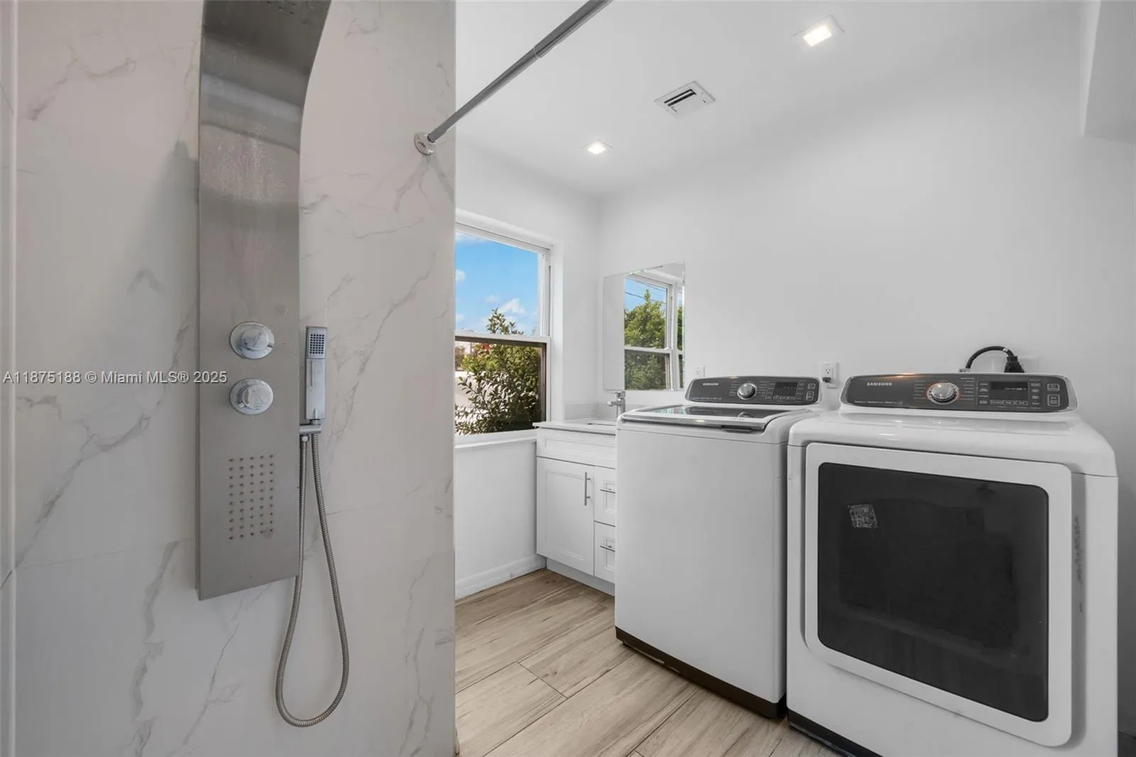 524 Nw 10th, Hallandale Beach, Florida 33009, Hallandale Beach, Florida 33009, ,Residential Income,For Sale,524 Nw 10th, Hallandale Beach, Florida 33009,A11875188