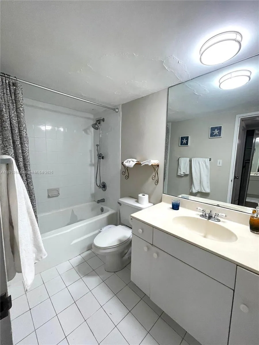 5161 Collins Ave 603, Miami Beach, Florida 33140, Miami Beach, Florida 33140, 2 Bedrooms Bedrooms, ,2 BathroomsBathrooms,Residential Lease,For Rent,5161 Collins Ave 603, Miami Beach, Florida 33140,A11875314