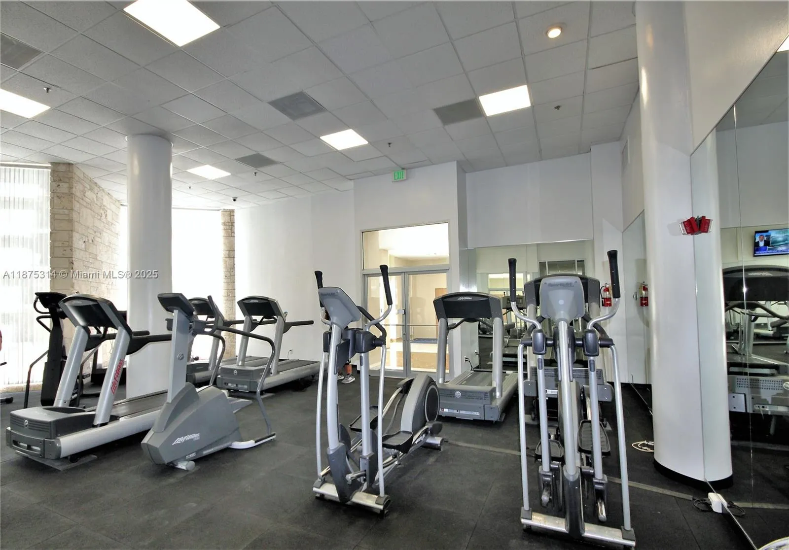 5161 Collins Ave 603, Miami Beach, Florida 33140, Miami Beach, Florida 33140, 2 Bedrooms Bedrooms, ,2 BathroomsBathrooms,Residential Lease,For Rent,5161 Collins Ave 603, Miami Beach, Florida 33140,A11875314
