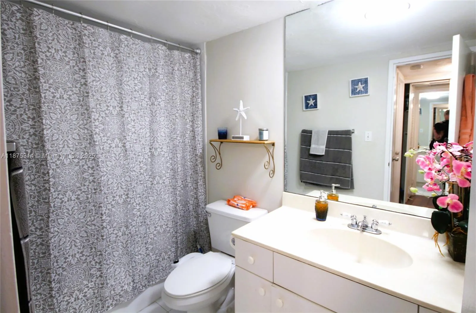 5161 Collins Ave 603, Miami Beach, Florida 33140, Miami Beach, Florida 33140, 2 Bedrooms Bedrooms, ,2 BathroomsBathrooms,Residential Lease,For Rent,5161 Collins Ave 603, Miami Beach, Florida 33140,A11875314
