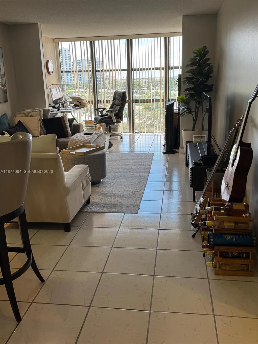 1000 Parkview Dr 805, Hallandale Beach, Florida 33, Hallandale Beach, Florida 33009, 1 Bedroom Bedrooms, ,1 BathroomBathrooms,Residential,For Sale,1000 Parkview Dr 805, Hallandale Beach, Florida 33,A11874684