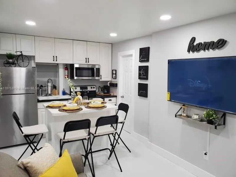 1925-1927 Rodman St, Hollywood, Florida 33020, Hollywood, Florida 33020, ,Residential Income,For Sale,1925-1927 Rodman St, Hollywood, Florida 33020,A11875379