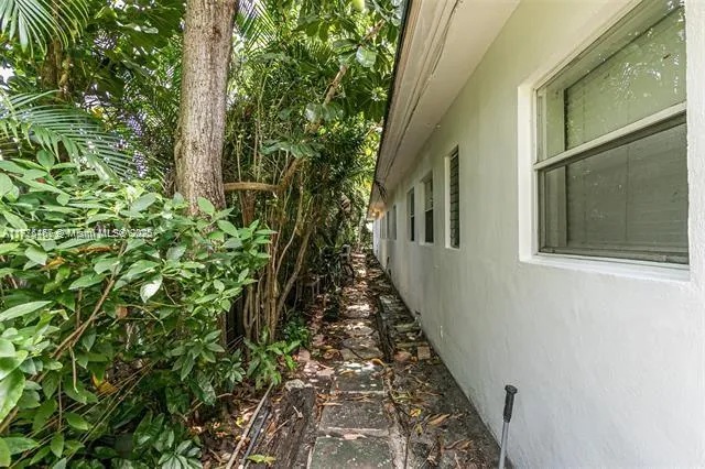 1717 Ne 12th St, Fort Lauderdale, Florida 33304, Fort Lauderdale, Florida 33304, ,Residential Income,For Sale,1717 Ne 12th St, Fort Lauderdale, Florida 33304,A11875467