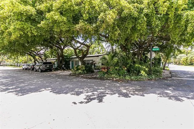 1717 Ne 12th St, Fort Lauderdale, Florida 33304, Fort Lauderdale, Florida 33304, ,Residential Income,For Sale,1717 Ne 12th St, Fort Lauderdale, Florida 33304,A11875467