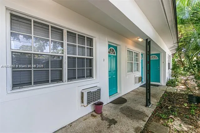 1717 Ne 12th St, Fort Lauderdale, Florida 33304, Fort Lauderdale, Florida 33304, ,Residential Income,For Sale,1717 Ne 12th St, Fort Lauderdale, Florida 33304,A11875467