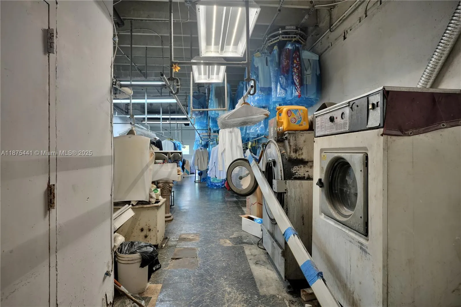 8279 S Dixie Hwy, Miami, Florida 33143, Miami, Florida 33143, ,Business Opportunity,For Sale,8279 S Dixie Hwy, Miami, Florida 33143,A11875441