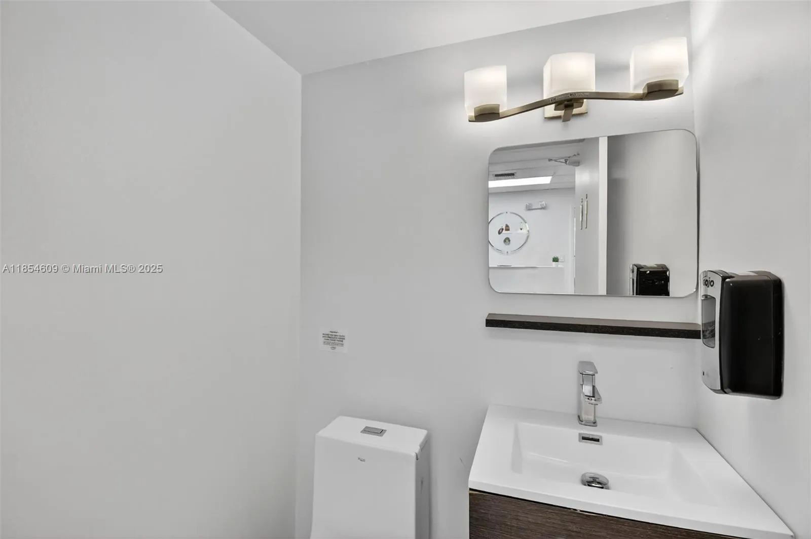 501 Golden Isles Dr #204c, Hallandale Beach, Flori, Hallandale Beach, Florida 33009, ,Business Opportunity,For Sale,501 Golden Isles Dr #204c, Hallandale Beach, Flori,A11854609