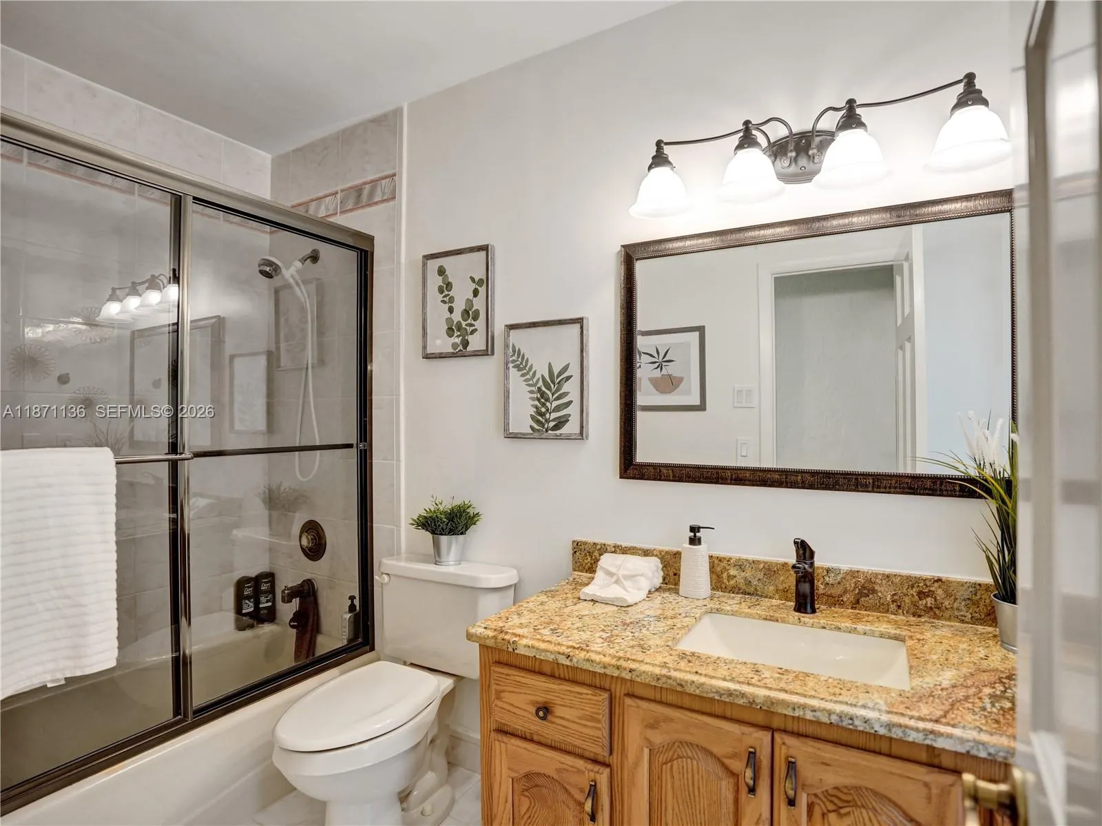 2nd bathroom in hall