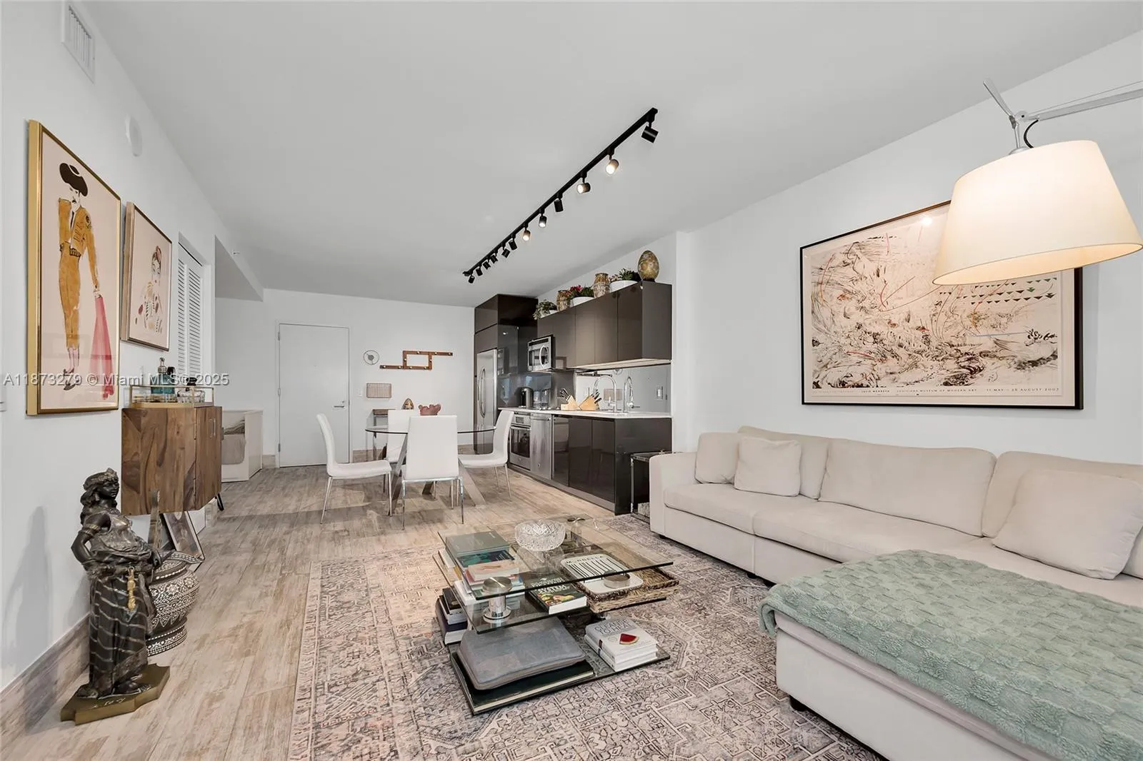 31 Se 6th St 304, Miami, Florida 33131, Miami, Florida 33131, 1 Bedroom Bedrooms, ,1 BathroomBathrooms,Residential,For Sale,31 Se 6th St 304, Miami, Florida 33131,A11873279 31 Se 6th St 304, Miami, Florida 33131, Miami, Florida 33131, 1 Bedroom Bedrooms, ,1 BathroomBathrooms,Residential,For Sale,31 Se 6th St 304, Miami, Florida 33131,A11873279