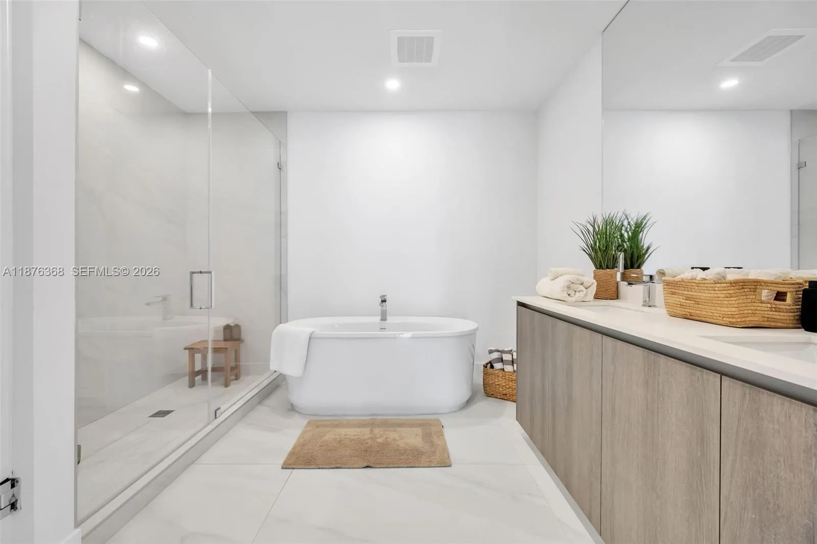 17550 Collins Ave 1003, Sunny Isles Beach, Florida, Sunny Isles Beach, Florida 33160, 2 Bedrooms Bedrooms, ,2 BathroomsBathrooms,Residential,For Sale,17550 Collins Ave 1003, Sunny Isles Beach, Florida,A11876368