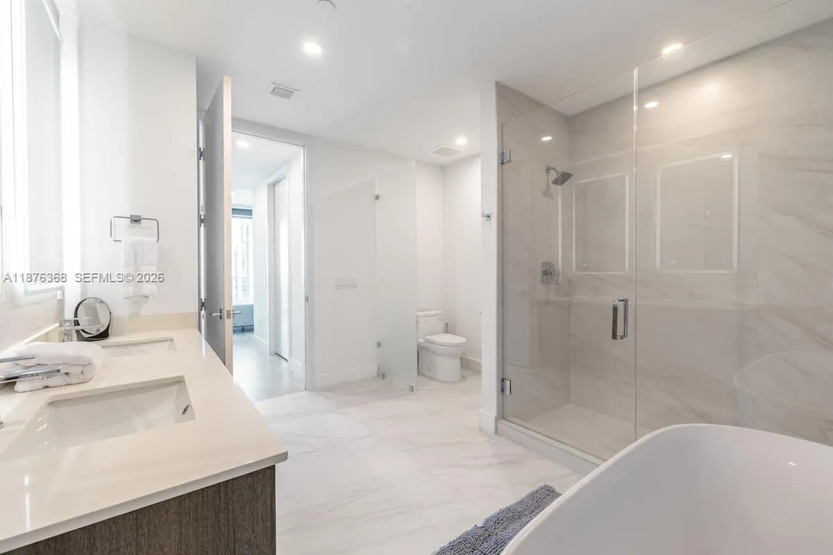 17550 Collins Ave 1003, Sunny Isles Beach, Florida, Sunny Isles Beach, Florida 33160, 2 Bedrooms Bedrooms, ,2 BathroomsBathrooms,Residential,For Sale,17550 Collins Ave 1003, Sunny Isles Beach, Florida,A11876368