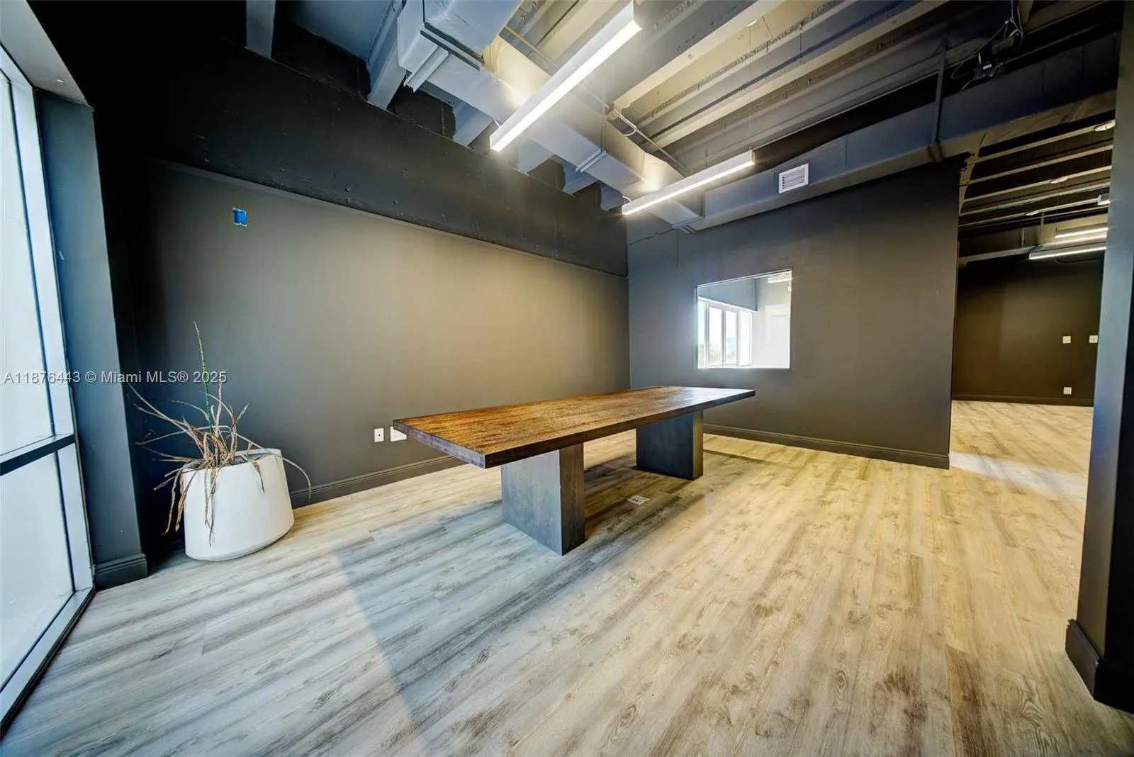 4100 Pine Tree Dr, Miami Beach, Florida 33140, Miami Beach, Florida 33140, ,Commercial Lease,For Rent,4100 Pine Tree Dr, Miami Beach, Florida 33140,A11876443