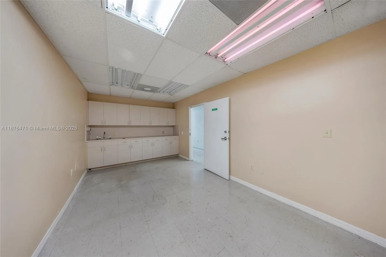 2901 Nw 17th Ave, Miami, Florida 33142, Miami, Florida 33142, ,Commercial Sale,For Sale,2901 Nw 17th Ave, Miami, Florida 33142,A11876471