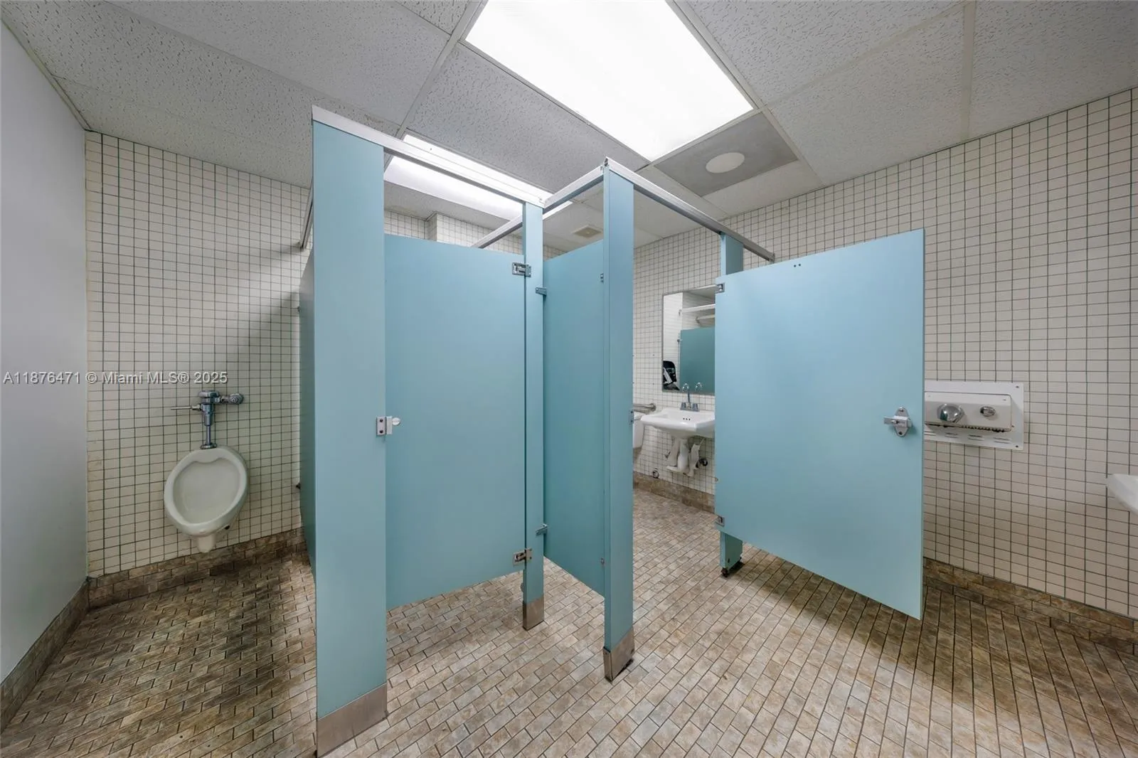 2901 Nw 17th Ave, Miami, Florida 33142, Miami, Florida 33142, ,Commercial Sale,For Sale,2901 Nw 17th Ave, Miami, Florida 33142,A11876471