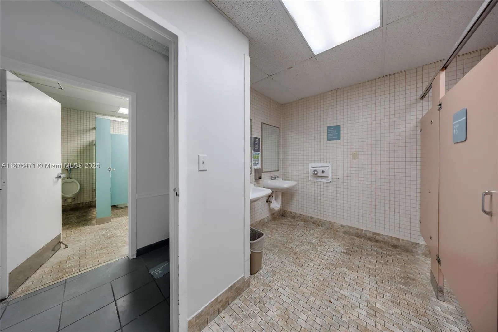 2901 Nw 17th Ave, Miami, Florida 33142, Miami, Florida 33142, ,Commercial Sale,For Sale,2901 Nw 17th Ave, Miami, Florida 33142,A11876471