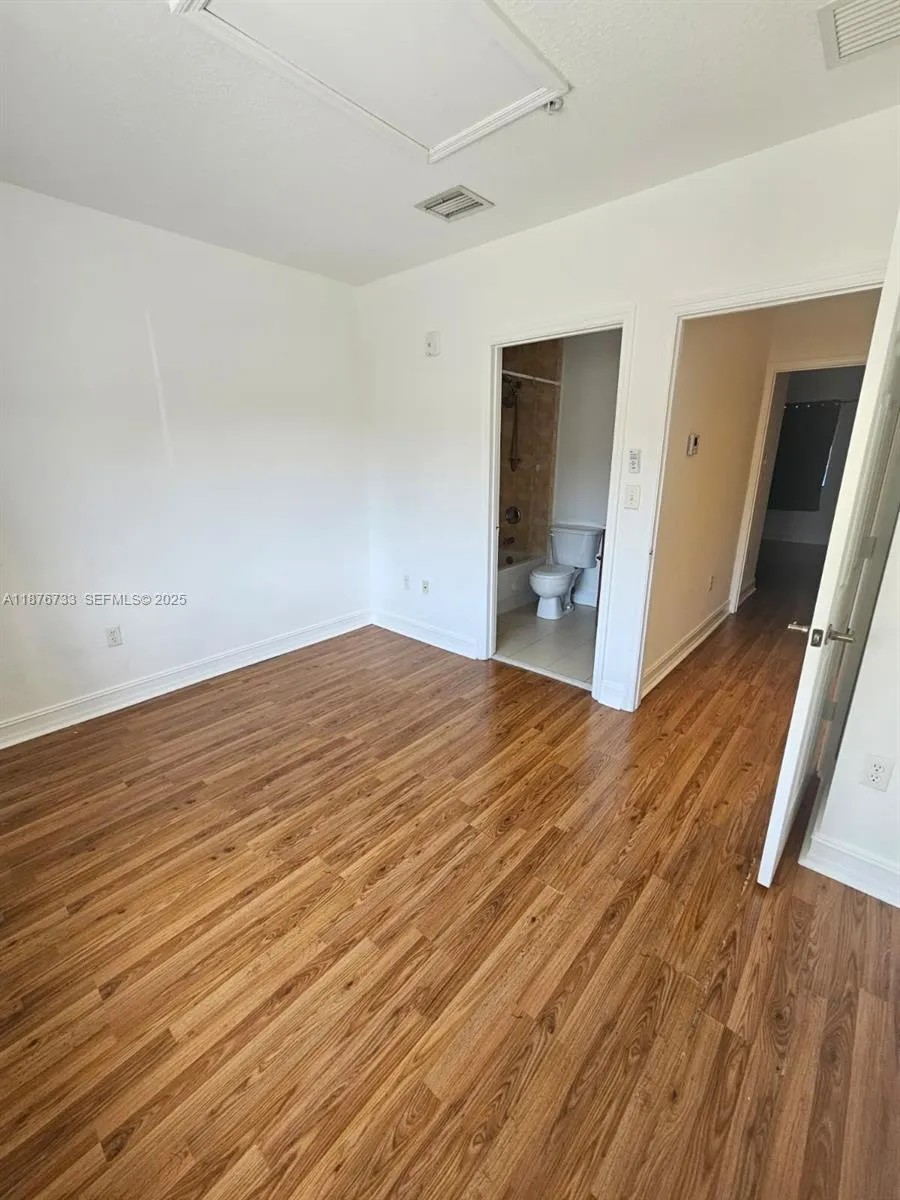7995 Nw 8th St 103, Miami, Florida 33126, Miami, Florida 33126, 2 Bedrooms Bedrooms, ,2 BathroomsBathrooms,Residential Lease,For Rent,7995 Nw 8th St 103, Miami, Florida 33126,A11876733